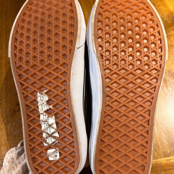 Fuzzy vans - Picture 2 of 5